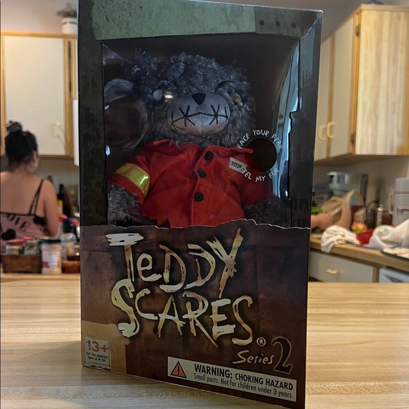Series 2 Plush Toy with Red Outfit-Teddy Scares…..Granger Evermore - Picture 1 of 15